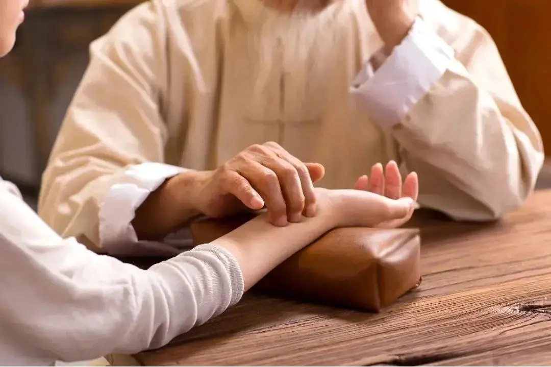 聚焦中医药传承发展/扬国医大道/筑健康基石